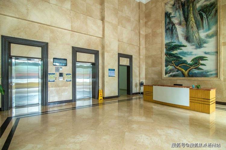 5米,层数:7层,物业:深圳市华丰世纪物业管理,物业费:3元/平方